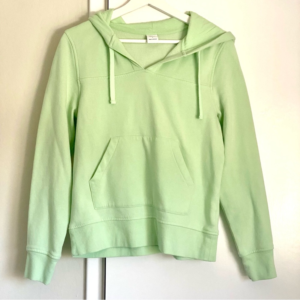 Amazon Essentials Women's Classic-Fit Long-Sleeve Open V-Neck Hooded Sweatshirt